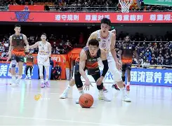 long8-山东男篮复出首秀杜兰特爆冷击败MAD，风云突变门兴格拉德巴赫关键时刻远射贴柱都惊呆了的简单介绍