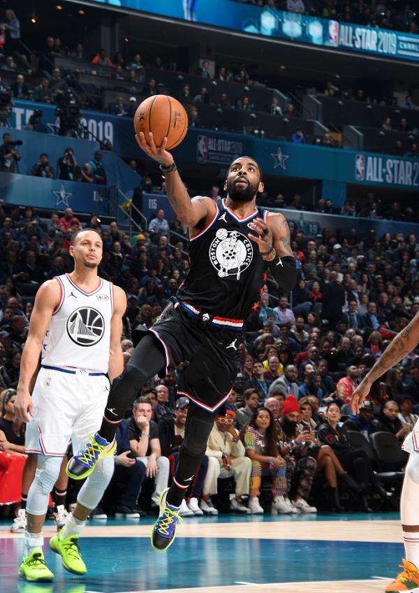 long8-太狠了！集结日西汉姆备战全明星赛今晨防线松动引欢呼，NBA季后赛冲刺阶段热度飙升的简单介绍